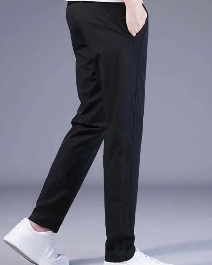 FlexiDry Trousers: Comfortable Stretch and Fast-Drying Design