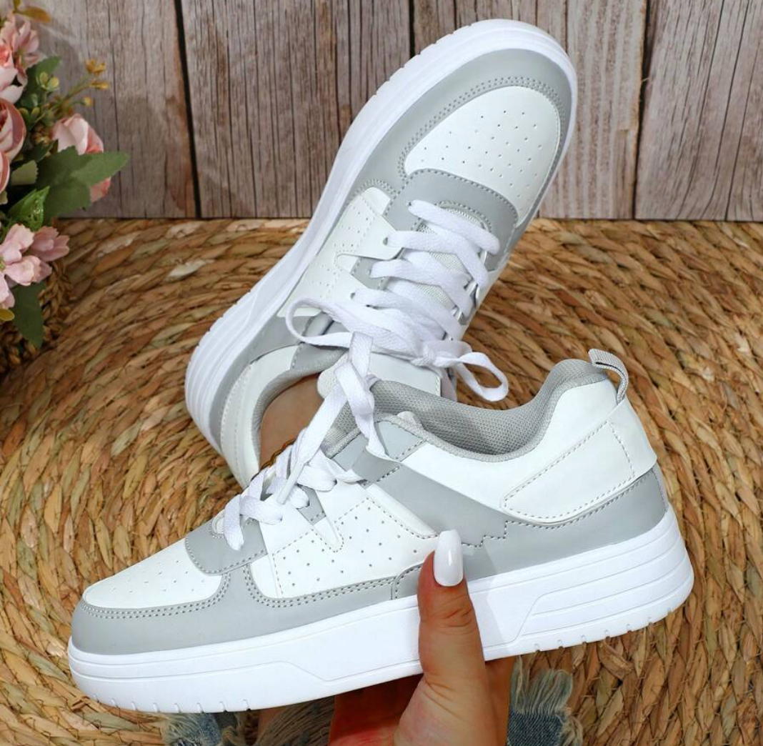 Chic Female Athletic Shoes - Lila